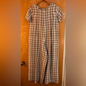 Nikki Chasin 100% silk Jumpsuit in a lovely checked print.  Size Medium.